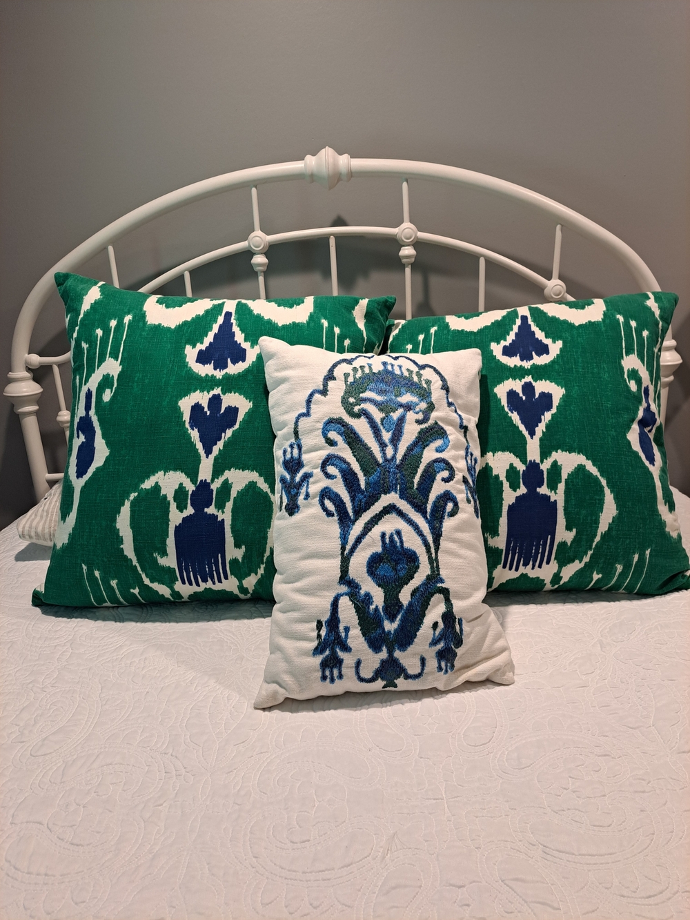 Decorative Green and Blue Patterned Throw Pillow Set - Home Bedding